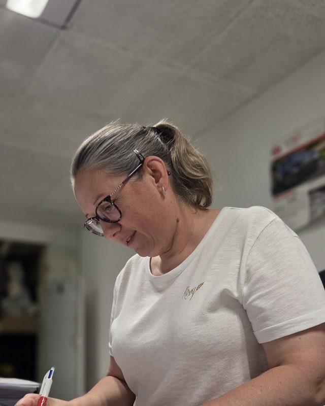 Séverine, réceptionnaire et administratif